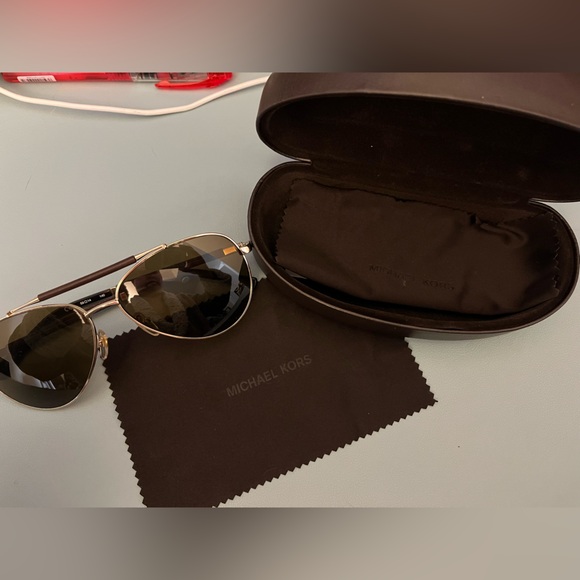 New Michael Kors Aviator Sunglasses - Picture 1 of 5